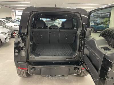 Land Rover Defender 110 3.0D I6 200 CV AWD Auto X-Dynamic SE KM0 MY26 Nero usata Alcamo