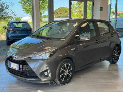 Toyota Yaris 1.5 Hybrid 5 porte Style Grigio usata Massarosa