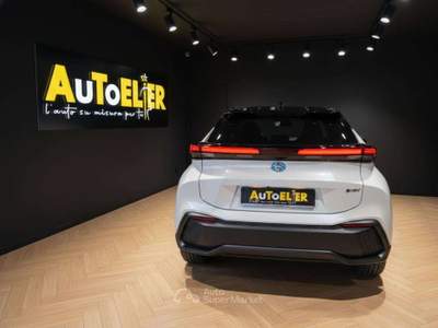 Toyota C-HR C-HR 1.8 hev 140 CV Trend  e-cvt Bianco usata Moncalieri