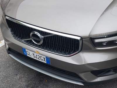 Volvo XC40 Volvo XC40 Momentum pro awd B4 Verde usata zanica