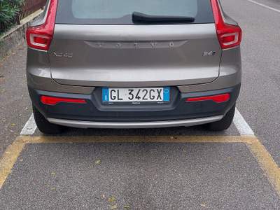 Volvo XC40 Volvo XC40 Momentum pro awd B4 Verde usata zanica