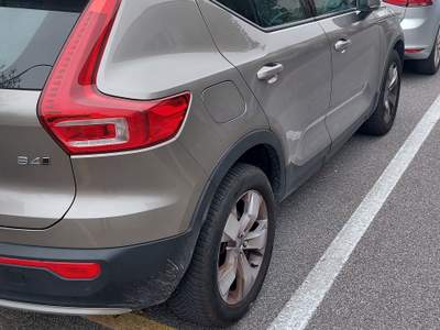 Volvo XC40 Volvo XC40 Momentum pro awd B4 Verde usata zanica