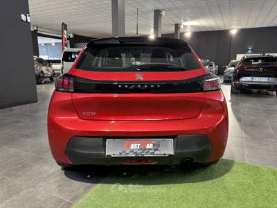 Peugeot 208 208 Allure PureTech 75 S/S Rosso usata Occhiobello