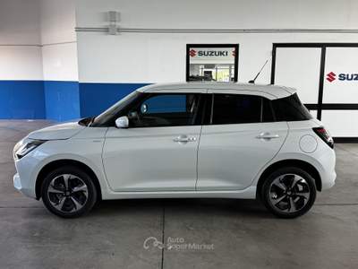 Suzuki Swift 1.2 Hybrid Top Allgrip 4WD Bianco usata Cuneo