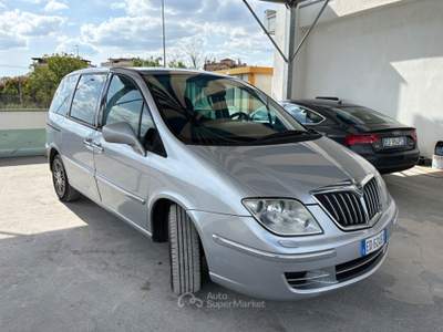 Lancia Phedra MJT 136 CV Platino Grigio usata ALTAMURA