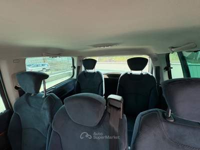 Lancia Phedra MJT 136 CV Platino Grigio usata ALTAMURA