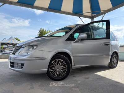 Lancia Phedra MJT 136 CV Platino Grigio usata ALTAMURA