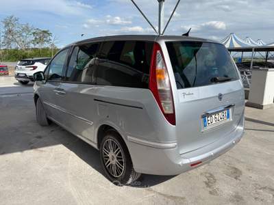 Lancia Phedra MJT 136 CV Platino Grigio usata ALTAMURA