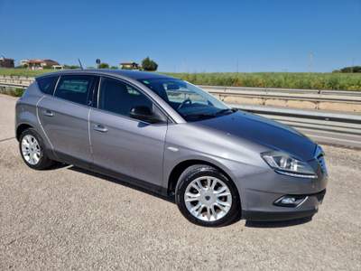 Lancia Delta DPF Gold Grigio usata Gravina in Puglia