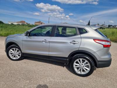 Nissan Qashqai 4WD Tekna Argento usata Gravina in Puglia