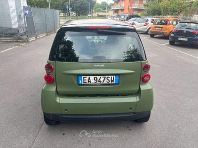 Smart ForTwo 1.0 mhd Hi-tech 71cv NEOPATENTATI Verde usata Treviglio