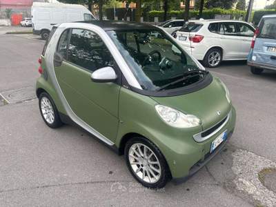 Smart ForTwo 1.0 mhd Hi-tech 71cv NEOPATENTATI Verde usata Treviglio