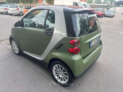 Smart ForTwo 1.0 mhd Hi-tech 71cv NEOPATENTATI Verde usata Treviglio