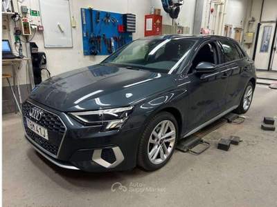 Audi A3 Sportback 35 1.5 tfsi SPORTLINE 150cv Grigio usata Lecco