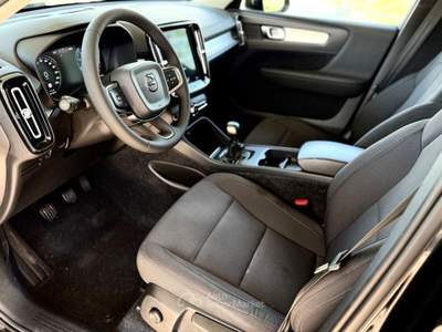 Volvo XC40 T3 Momentum Pro usata cassino