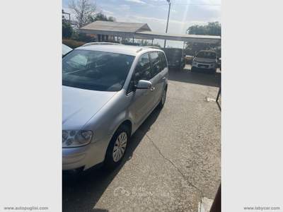 Volkswagen Touran Touran 2.0 TDI 136CV Highline Argento usata Zafferana Etnea