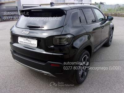 Jeep Avenger 1.2 Turbo 110 CV e-HYBRID Summit AUTOMATICA Nero usata SECUGNAGO