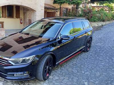 Volkswagen Passat allestimento R Perfomance Nero usata Gualdo Tadino