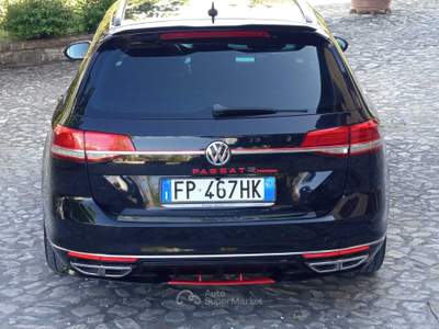 Volkswagen Passat allestimento R Perfomance Nero usata Gualdo Tadino
