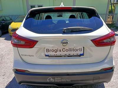 Nissan Qashqai II 2017 1.3 DIG-T 140cv Business 2WD Bianco usata Empoli