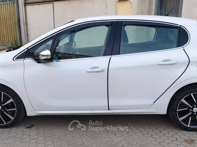 Peugeot 208 Peugeot 208 Diesel Anno 2016 Bianco usata arcisate