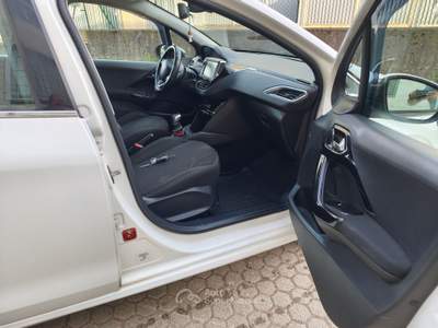 Peugeot 208 Peugeot 208 Diesel Anno 2016 Bianco usata arcisate