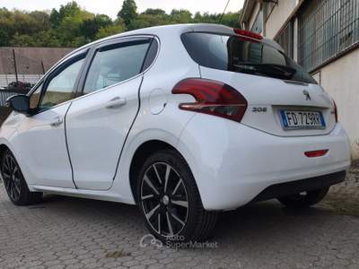 Peugeot 208 Peugeot 208 Diesel Anno 2016 Bianco usata arcisate