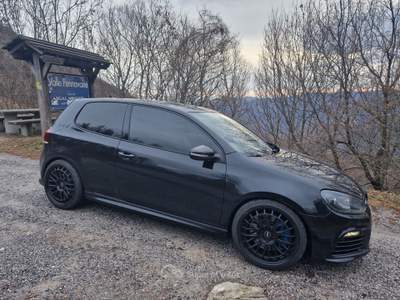 Volkswagen Golf R usata Albenga
