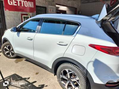 Kia Sportage 2WD, mphev, 115cv. Bianco usata Tolmezzo