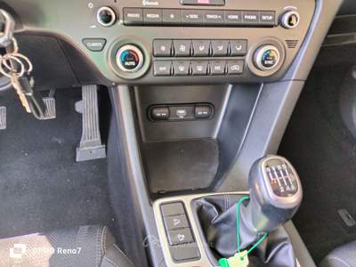 Kia Sportage 2WD, mphev, 115cv. Bianco usata Tolmezzo