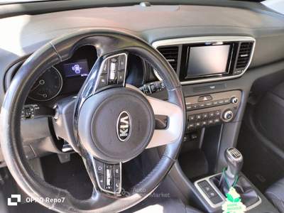 Kia Sportage 2WD, mphev, 115cv. Bianco usata Tolmezzo