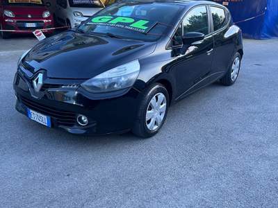 Renault Clio GPL scadenza 2036 usata Giugliano in Campania