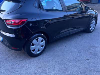 Renault Clio GPL scadenza 2036 usata Giugliano in Campania