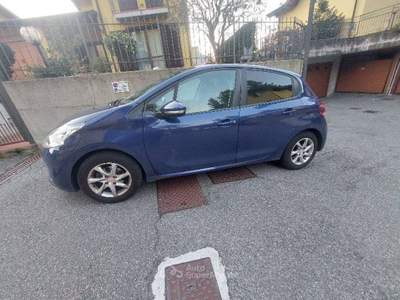 Peugeot 208 Peugeot ok neopatentati  Blu/Azzurro usata Lavena Ponte Tresa