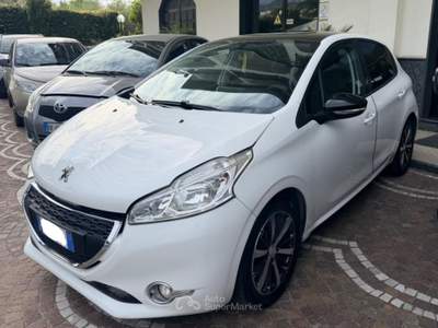 Peugeot 208 1.4 HDi 68 CV 5p. Active Bianco usata ANGRI