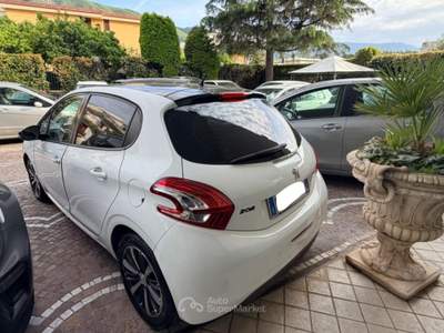 Peugeot 208 1.4 HDi 68 CV 5p. Active Bianco usata ANGRI