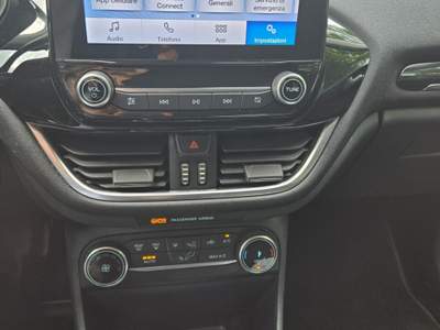 Ford Fiesta GPL 5 porte Titanium Nero usata Bologna
