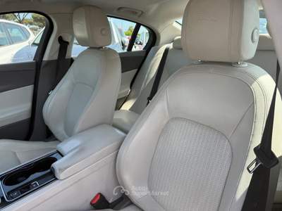 Jaguar XE 2.0 D Turbo 180CV aut. Portfolio Solo 87.000Km Grigio usata Roma
