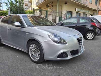 Alfa Romeo Giulietta Distinctive Argento usata Roma