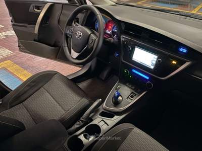 Toyota Auris Auris   Sport Touring Sport 1.8 hybrid Lounge Blu/Azzurro usata Milano