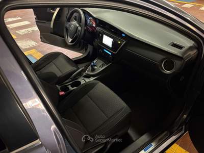 Toyota Auris Auris   Sport Touring Sport 1.8 hybrid Lounge Blu/Azzurro usata Milano