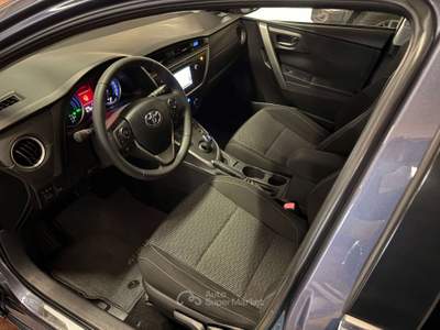 Toyota Auris Auris   Sport Touring Sport 1.8 hybrid Lounge Blu/Azzurro usata Milano