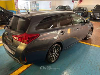 Toyota Auris Auris   Sport Touring Sport 1.8 hybrid Lounge Blu/Azzurro usata Milano