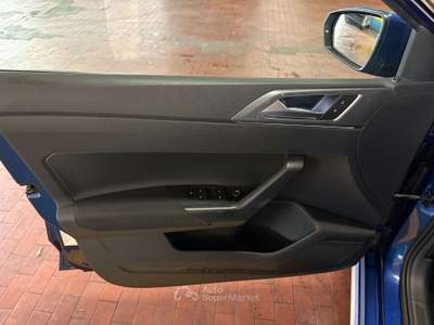 Volkswagen Polo Polo VI  5p 1.0 tsi Highline  R-Line 115cv dsg Blu/Azzurro usata Milano