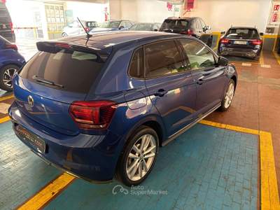 Volkswagen Polo Polo VI  5p 1.0 tsi Highline  R-Line 115cv dsg Blu/Azzurro usata Milano