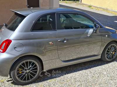 Abarth 695 Abarth 695 del 2024 con 7.700 km perfetta pari al nuovo Grigio usata Montù Beccaria
