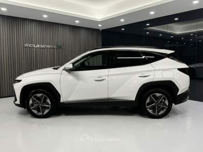 Hyundai Tucson Tucson 1.6 crdi 48V Business 2wd dct Bianco usata Milano