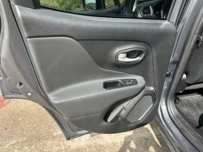 Jeep Renegade Tenuta sempre in box, unico proprietario, non fumatore etc... usata Melfi