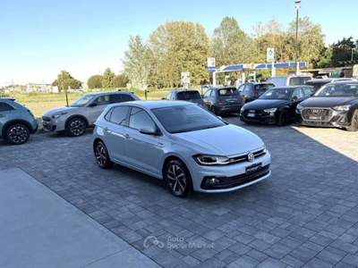 Volkswagen Polo 1.0 TGI 5p. R-LINE Sport ANCHE NEOPATENTATI Bianco usata Russi