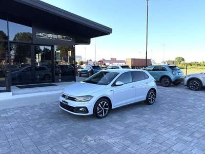 Volkswagen Polo 1.0 TGI 5p. R-LINE Sport ANCHE NEOPATENTATI Bianco usata Russi
